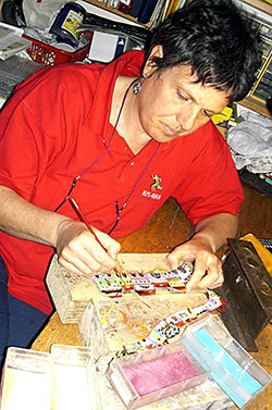 Inge Lanznaster, smaltatrice d'arte e decoratrice.